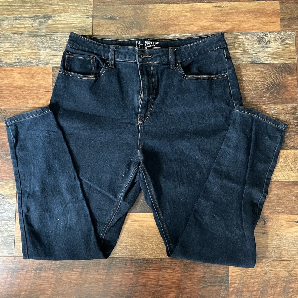 NOBO Womens Black Skinny Jeans Sleek and Versatile - Size 15